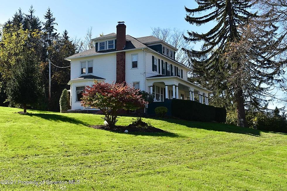 Look Inside the Montrose Farmhouse That Offers 20 Acres of Glorious Views [GALLERY]